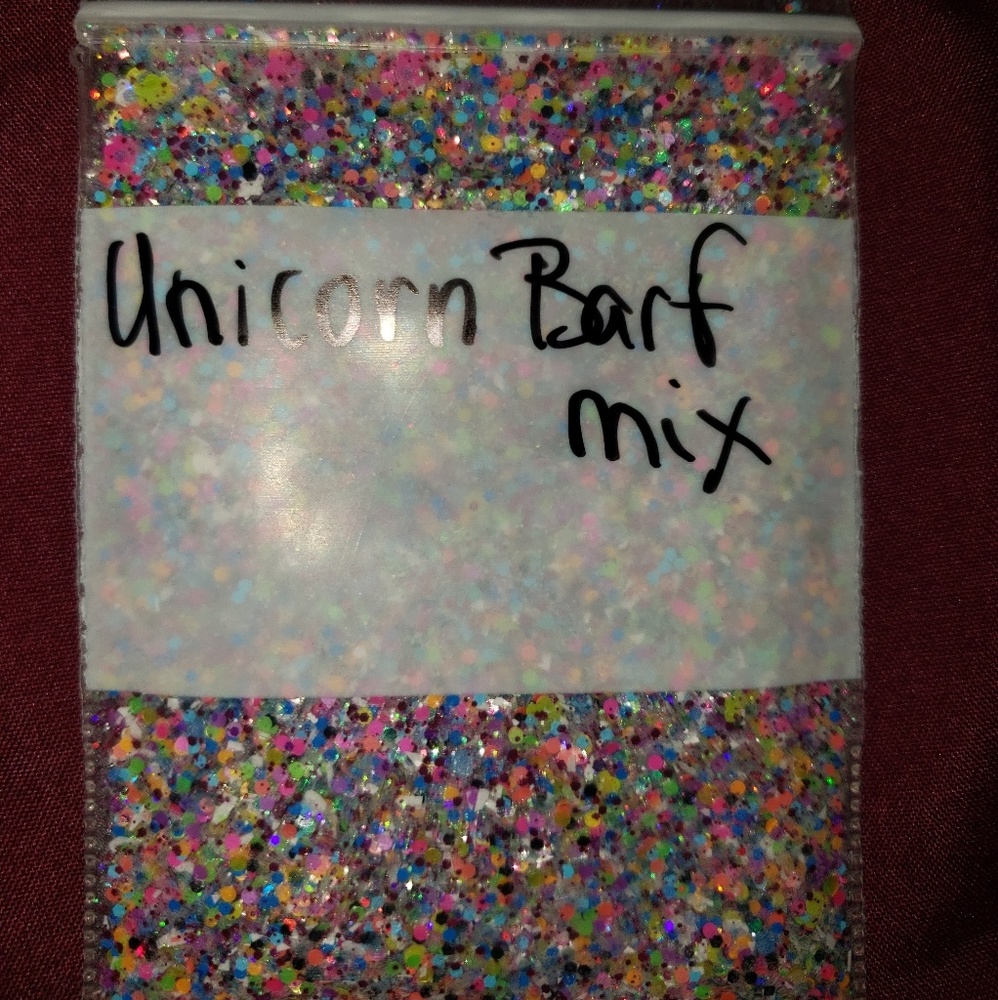 Glitter mixes glows